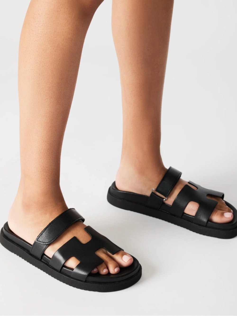 Steve Madden Slide Sandals “H-Strap” Cutout Black Leather Size 8